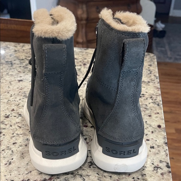 Sorel Women's Charcoal Winter Boots - Picture 2 of 4